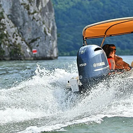 Dora Διαμέρισμα *