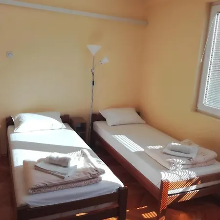 Dora Κλάντοβο